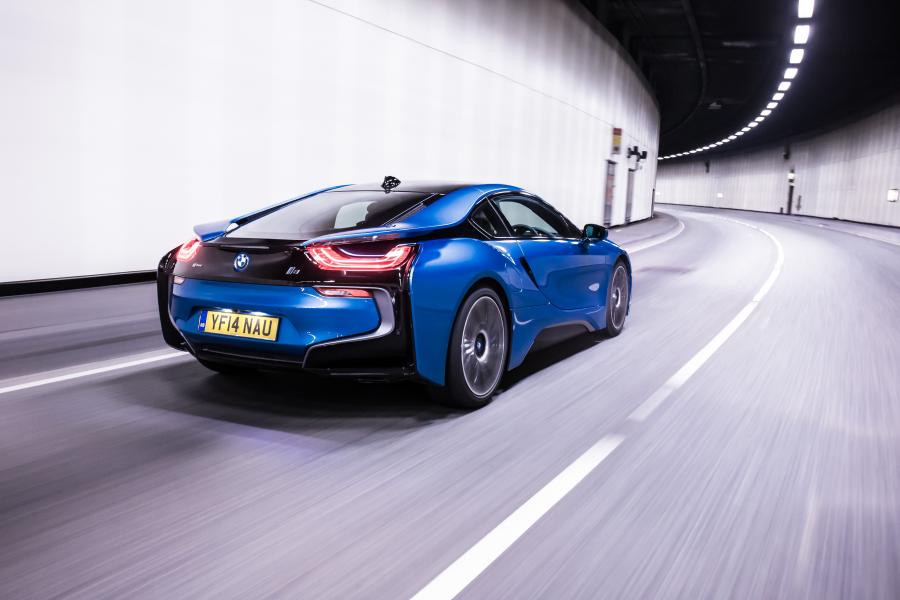  BMW i8 2014 года  (UK) (фото 25 из 69)